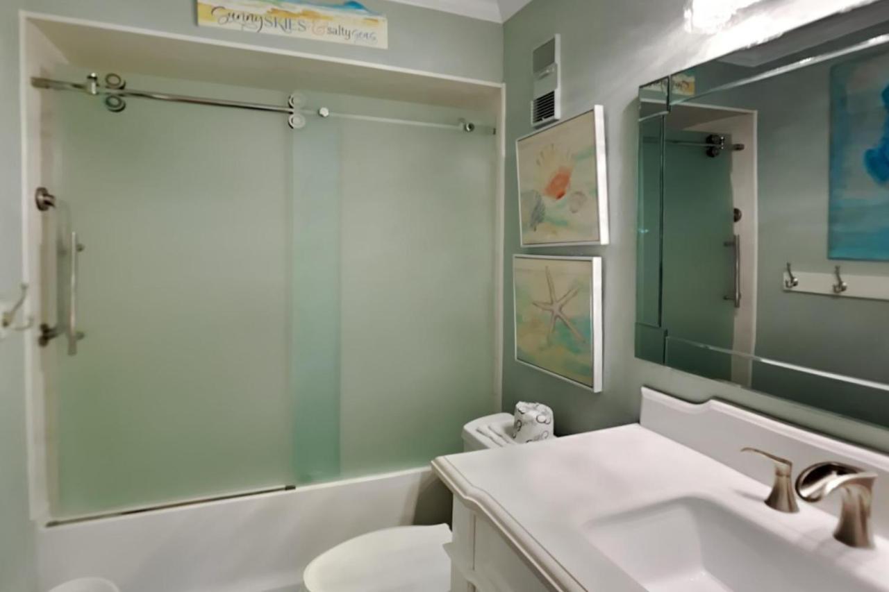 Regency Towers 1202 Apartment *